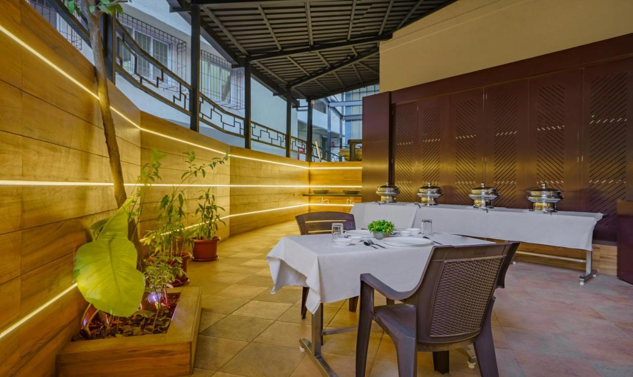 Treebo Premium Savera Inn Bombay Esterno foto