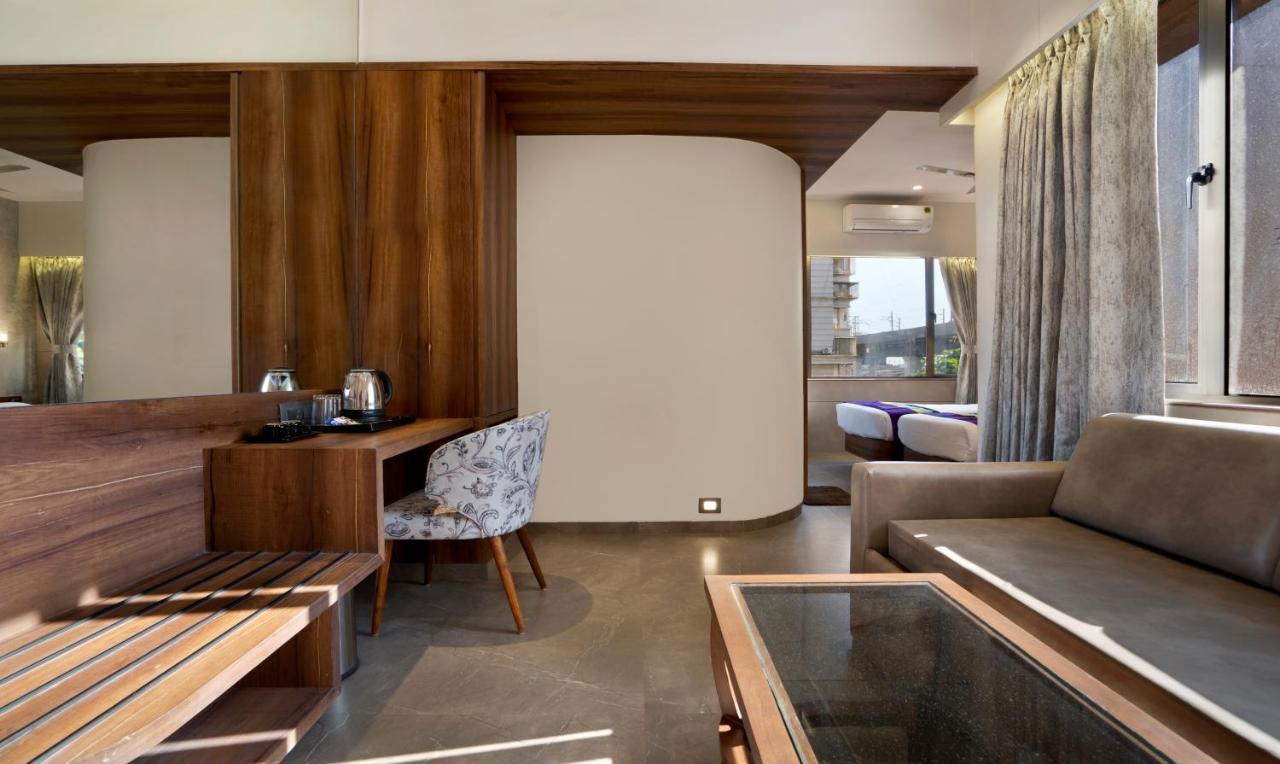 Treebo Premium Savera Inn Bombay Esterno foto