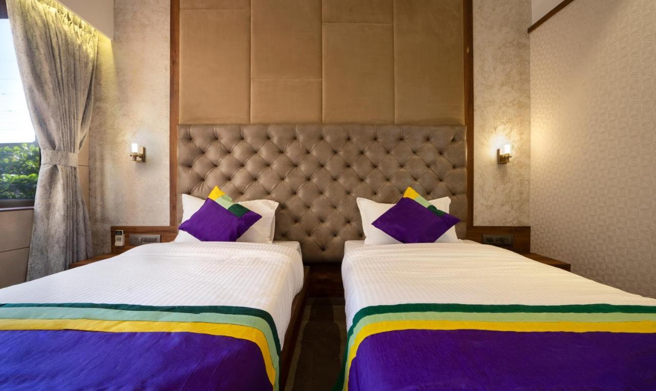 Treebo Premium Savera Inn Bombay Esterno foto